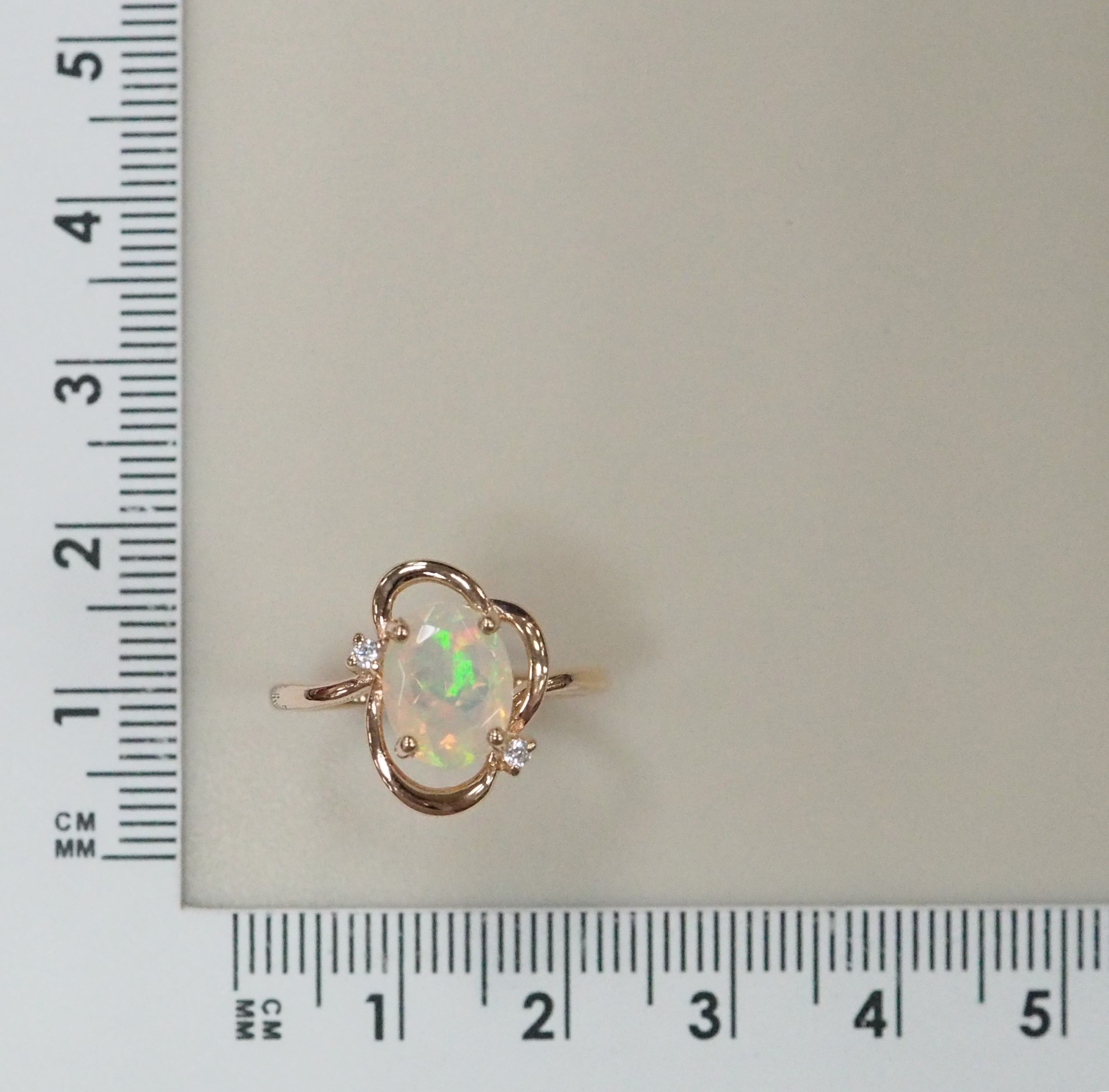 Серебряное кольцо с опалом